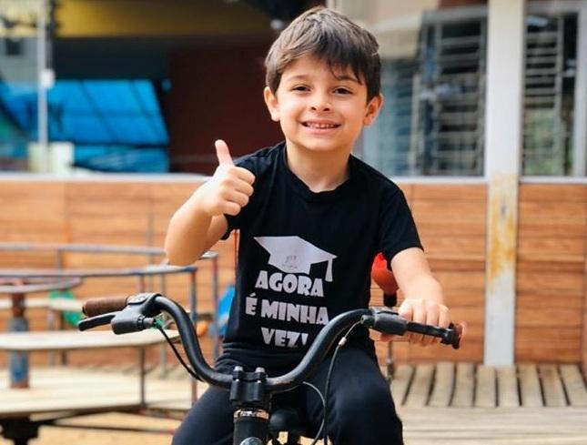 Menino inova  ao criar equipamento para andar de bicicleta
