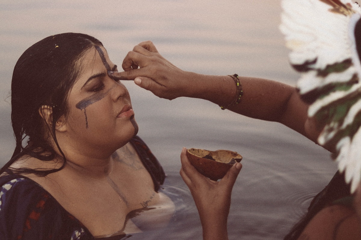 Monise Borges lança clipe de “Vai Passar”