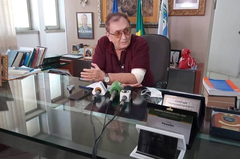 Prefeito de Parnaíba Mão Santa