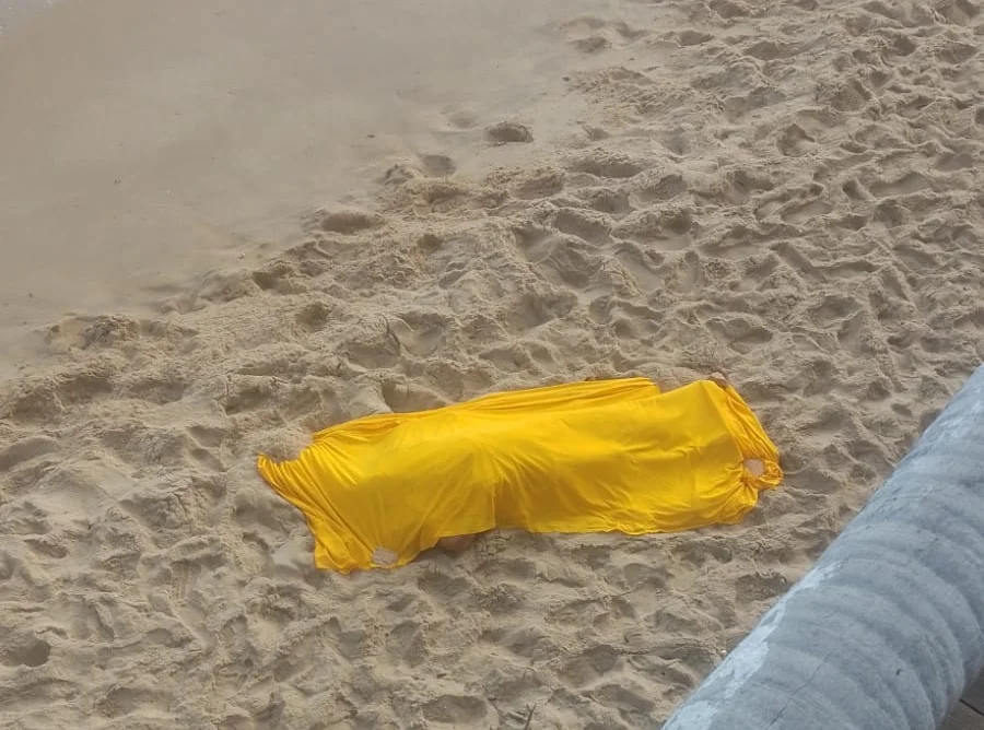Corpo de mulher é encontrado na Praia da Pedra do Sal