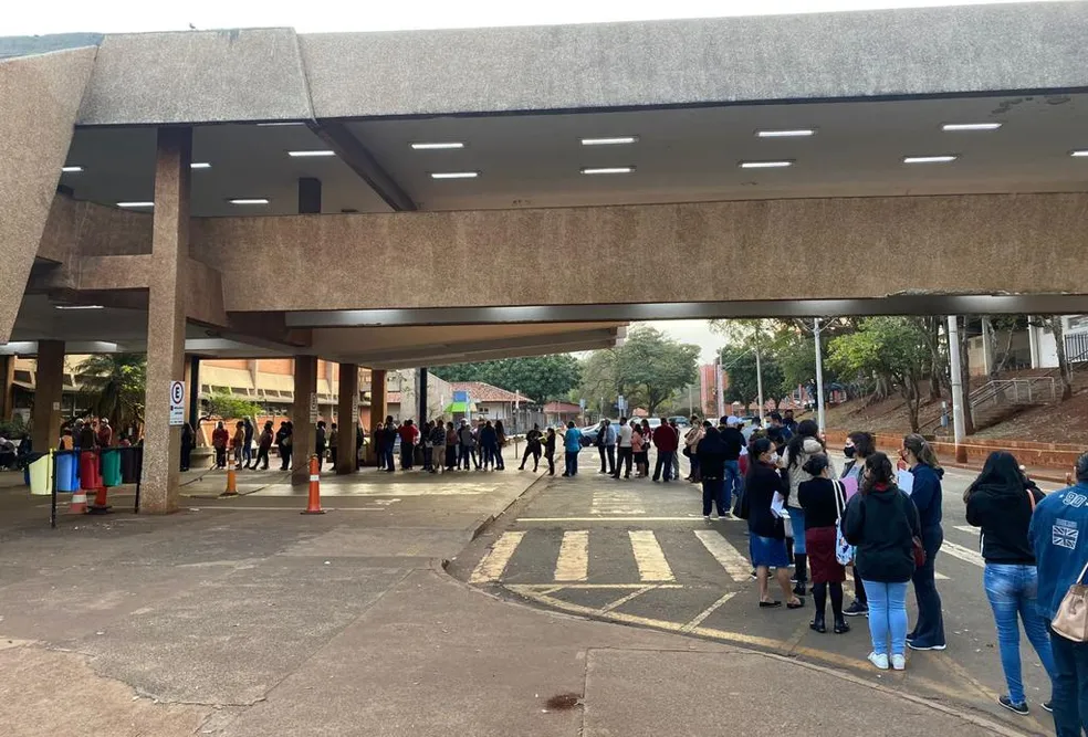 Mutirão de pacientes da fila de cirurgias do SUS para avaliação pré-operatória no HC da Unicamp em 3 de setembro