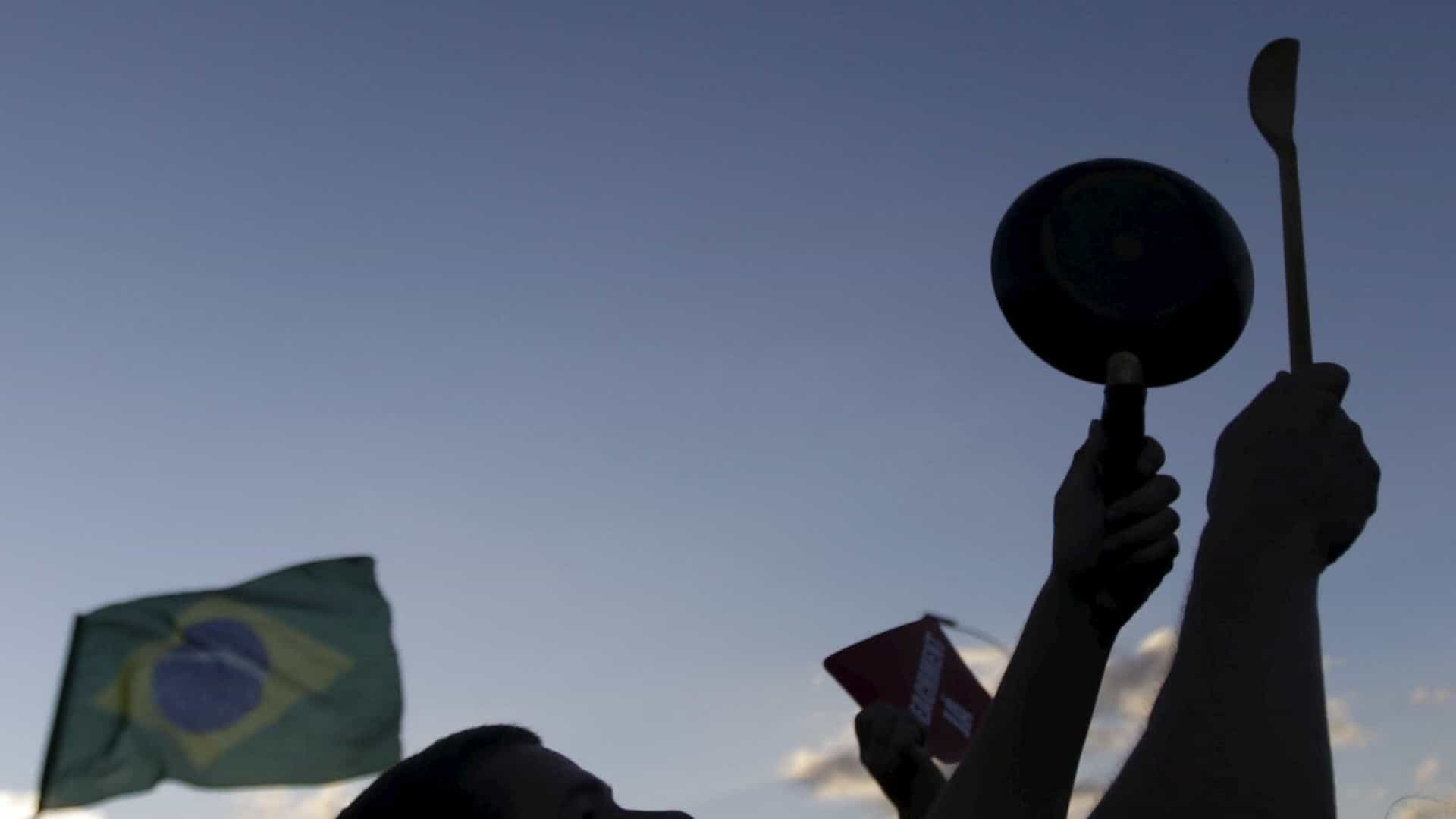 Panelaço contra Bolsonaro