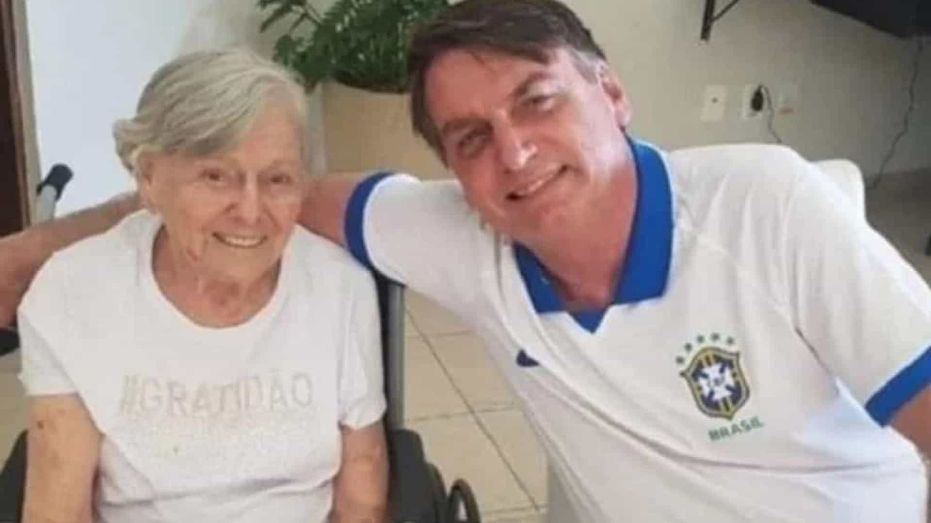 Jair Bolsonaro e mãe