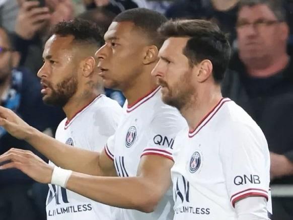 Neymar, Kylian Mbappé e Lionel Messi atuam juntos no PSG