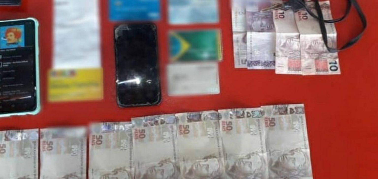 Dupla é presa suspeita de tentar aplicar notas falsas em Picos