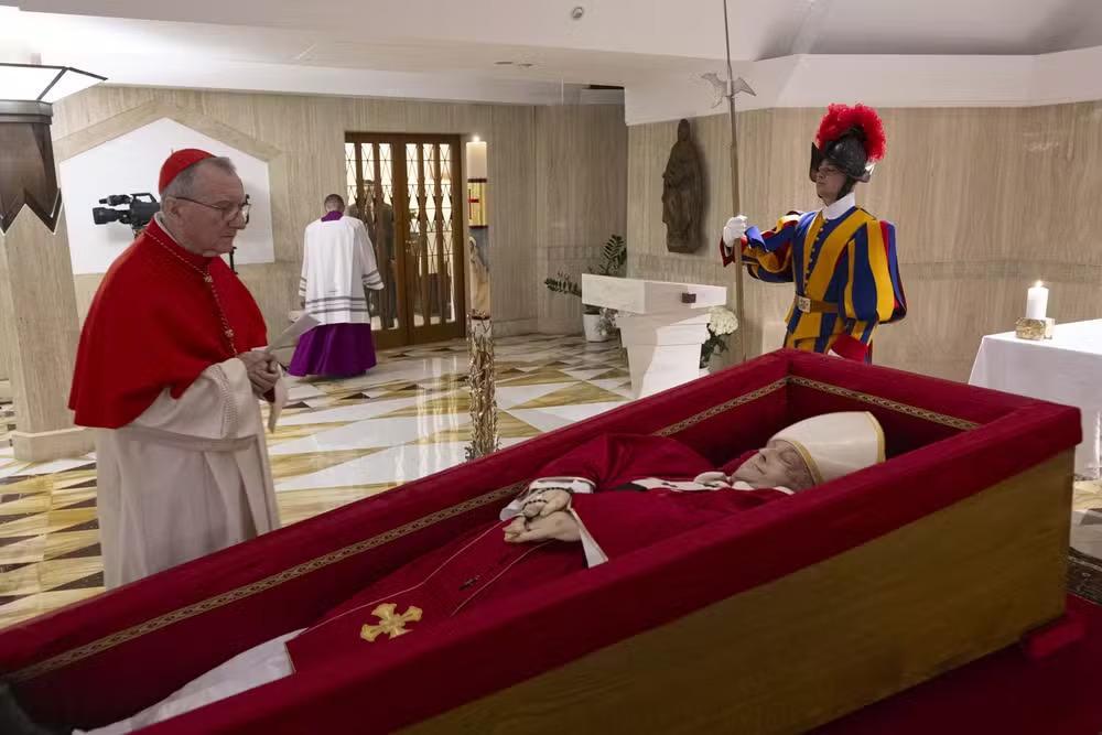 Vaticano divulgou na manhã desta terça. 22, a primeira imagem papa