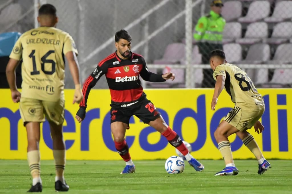 Com Paquetá em campo, Rubro-Negro ignora altitude, controla o jogo e estreia com vitória fora de casa