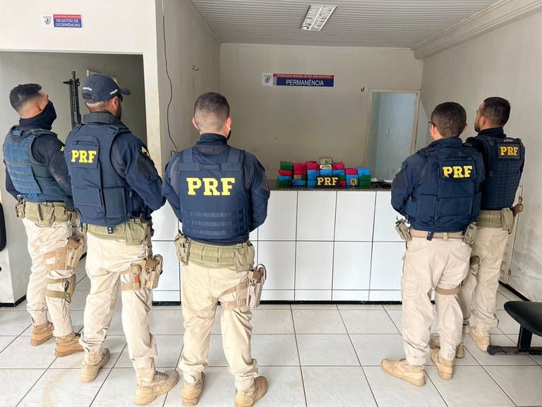 PRF do PI e MA apreende drogas