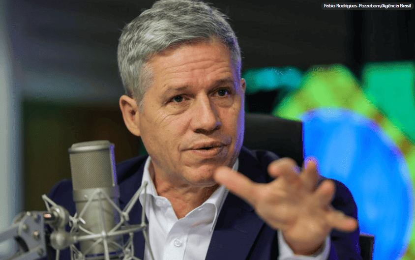 Paulo Teixeira: "Este ano a produção de alimentos tem juros de 3%. Isso no sistema financeiro é chamado de juros negativos"