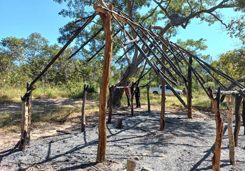 Criminosos incendeiam casa de indígenas no Sul do Piauí