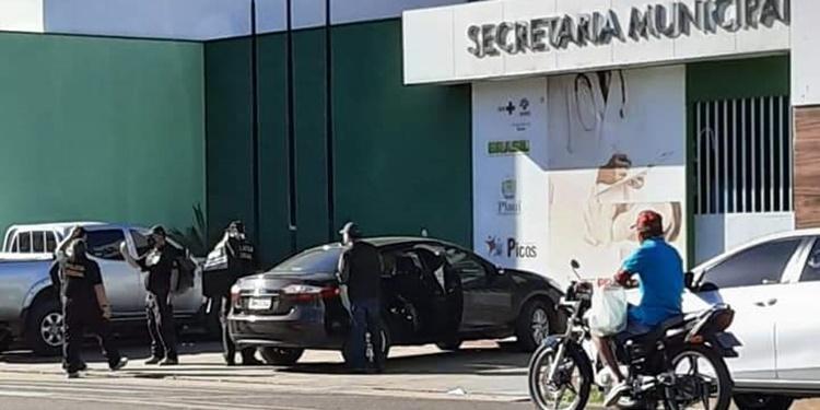 Polícia Federal na sede da Secretaria de Saúde de Picos