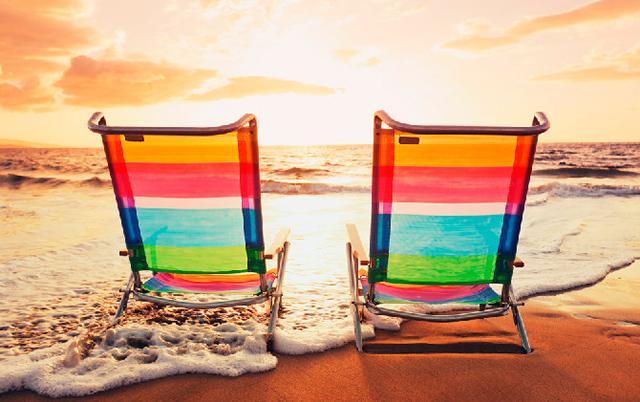 A Praia de Verão cheia de música, sol e mar. Tudo nas redes sociais