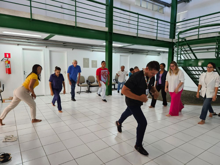 Prática de gisnástica laboral Centro de Estudos da PGE-PI