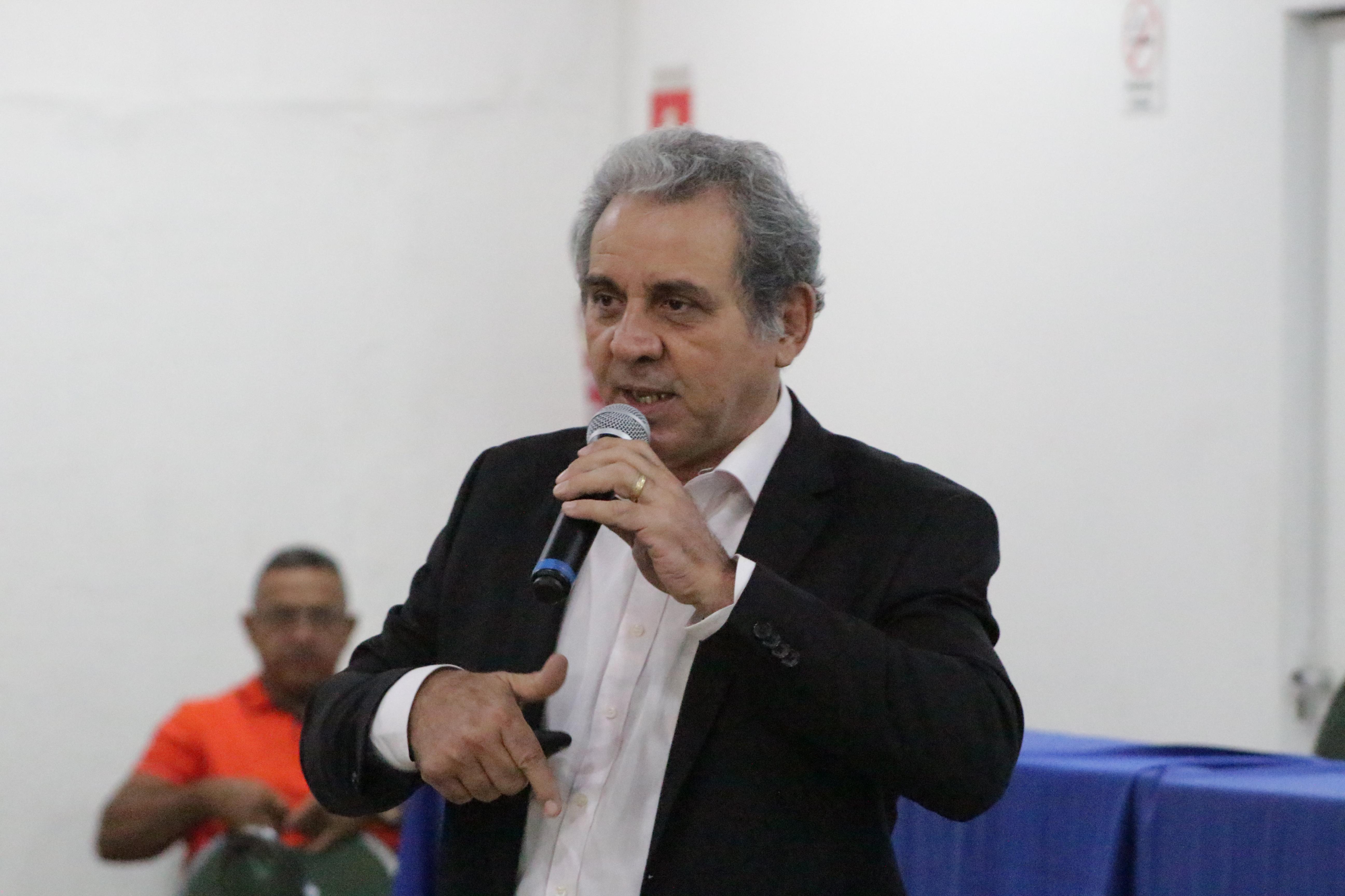Presidente CREF 15  Danys Queiroz