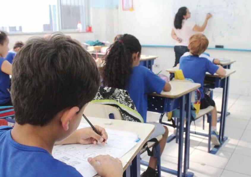 Semec convoca mais 180 servidores aprovados em concurso