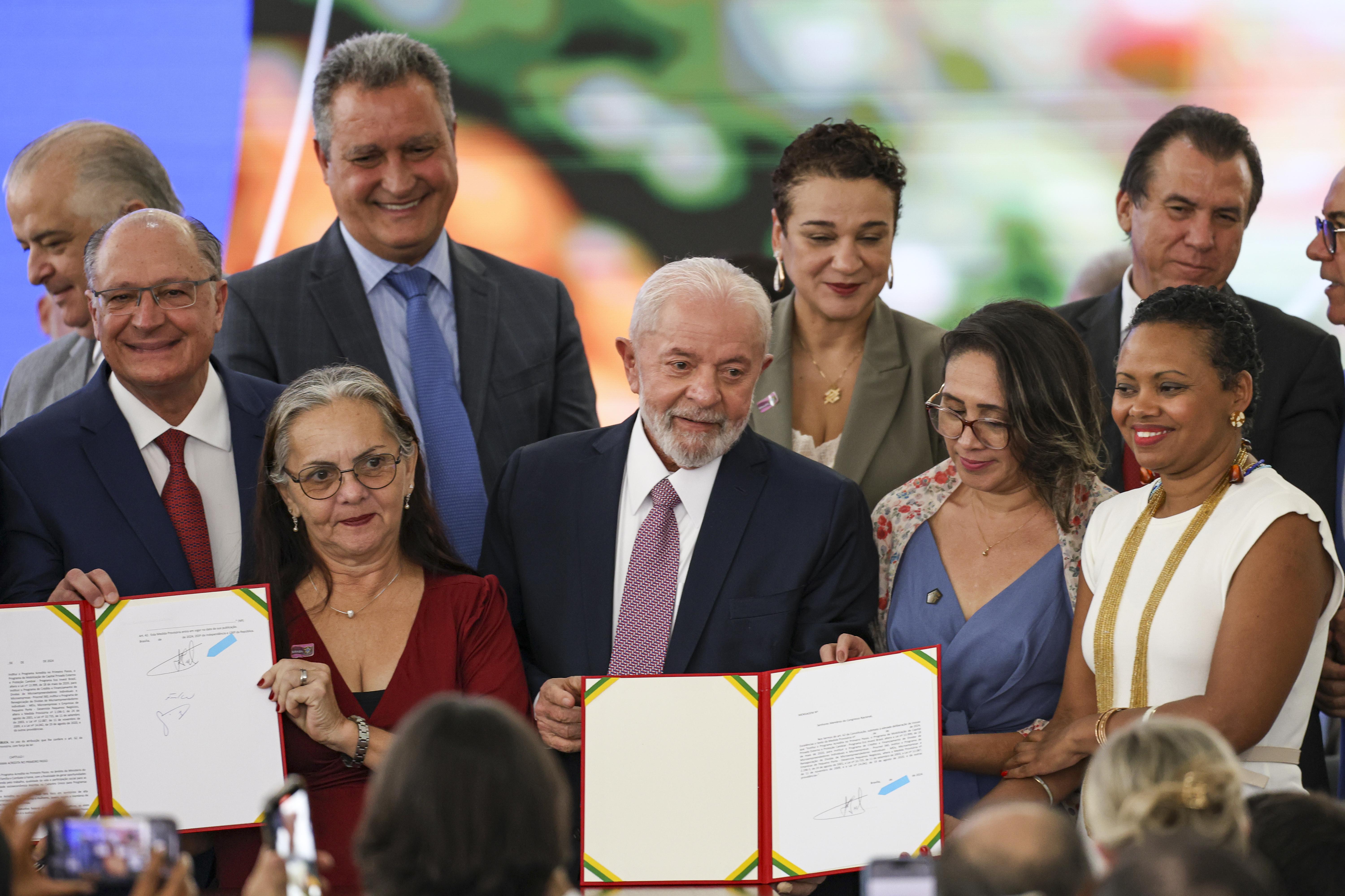 Lançamento do Programa Acredita, em abril de 2024, no Palácio do Planalto