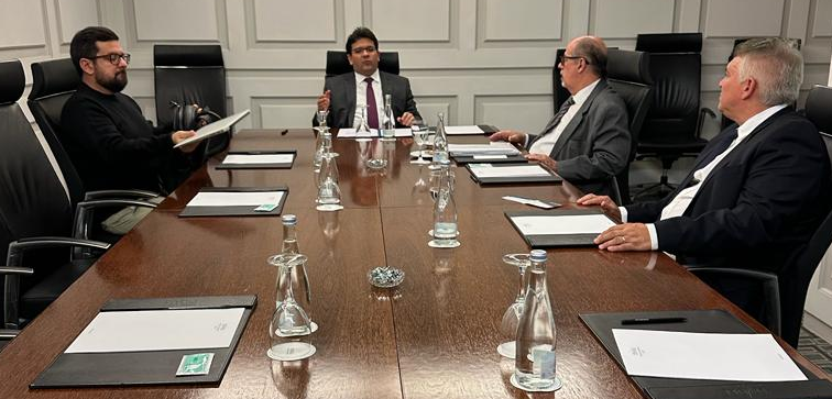 Governador Rafael Fonteles com investidores internacionais