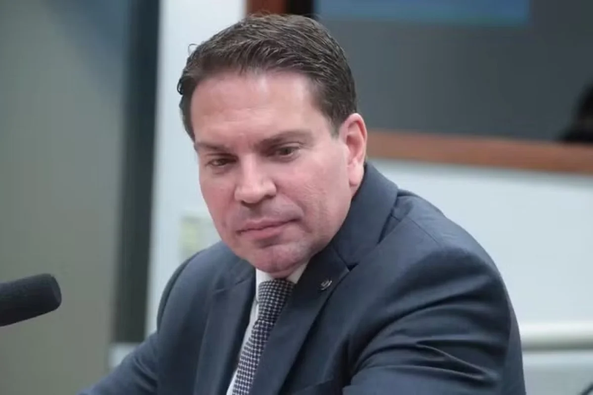 Foragido e preso nos EUA, Alexandre Ramagem será deportado ao Brasil