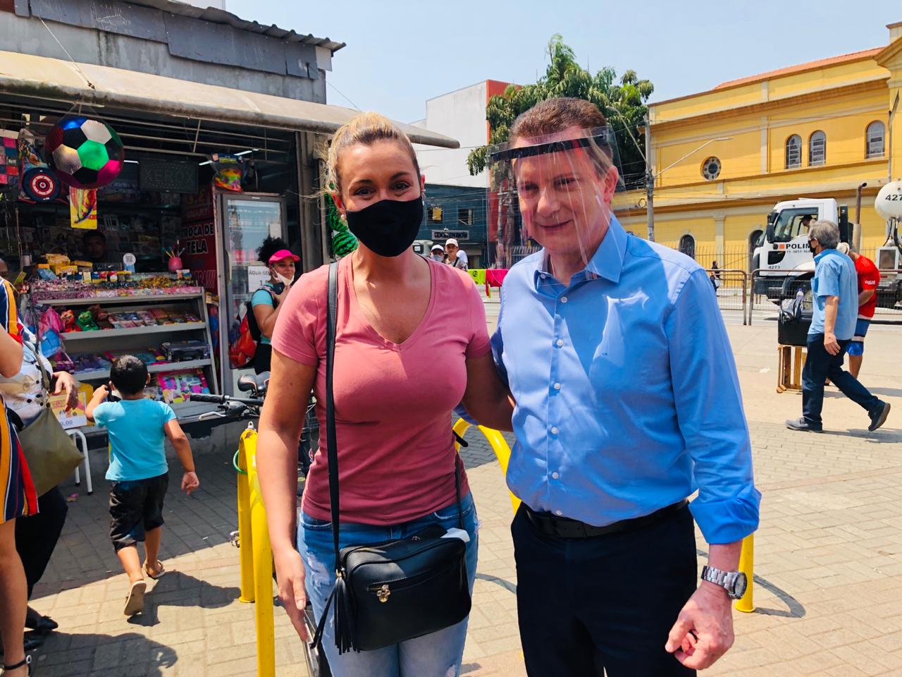 Renata Banhara e Celso Russomano