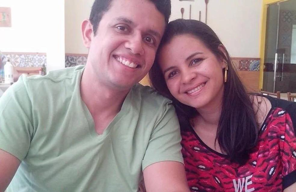 José Geovane e a esposa Lina Carla