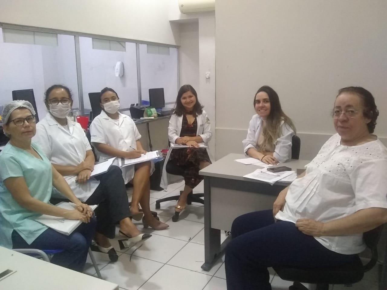 Reunião no hospital infantil