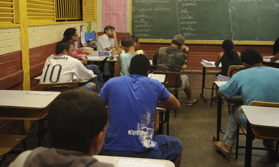Prouni abre inscrições nesta terça-feira (23); serão oferecidas 243.850 bolsas para o segundo semestre de 2024