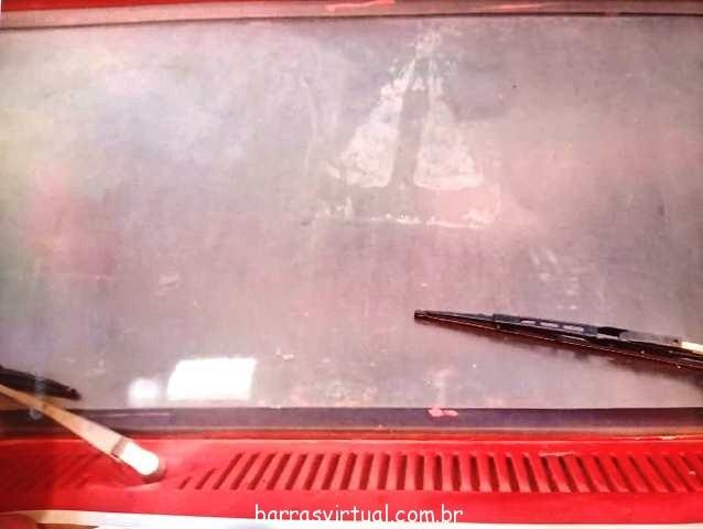 Imagem de santa apareceu em para-brisa de carro