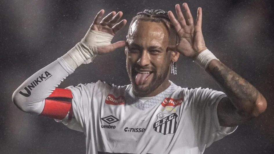 De volta ao topo, Neymar marca golaço e dá vitória ao Santos contra o Flamengo