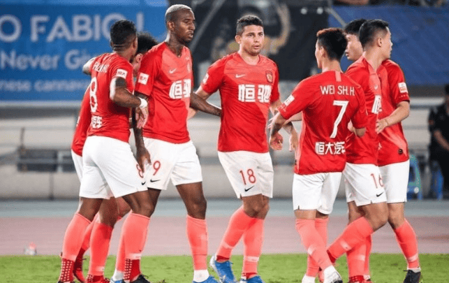 O futebol chinês e japonês é cheio de estrangeiros