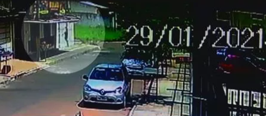 Mulher pula do 1º andar de prédio para fugir de assaltante que ameaçou estuprá-la