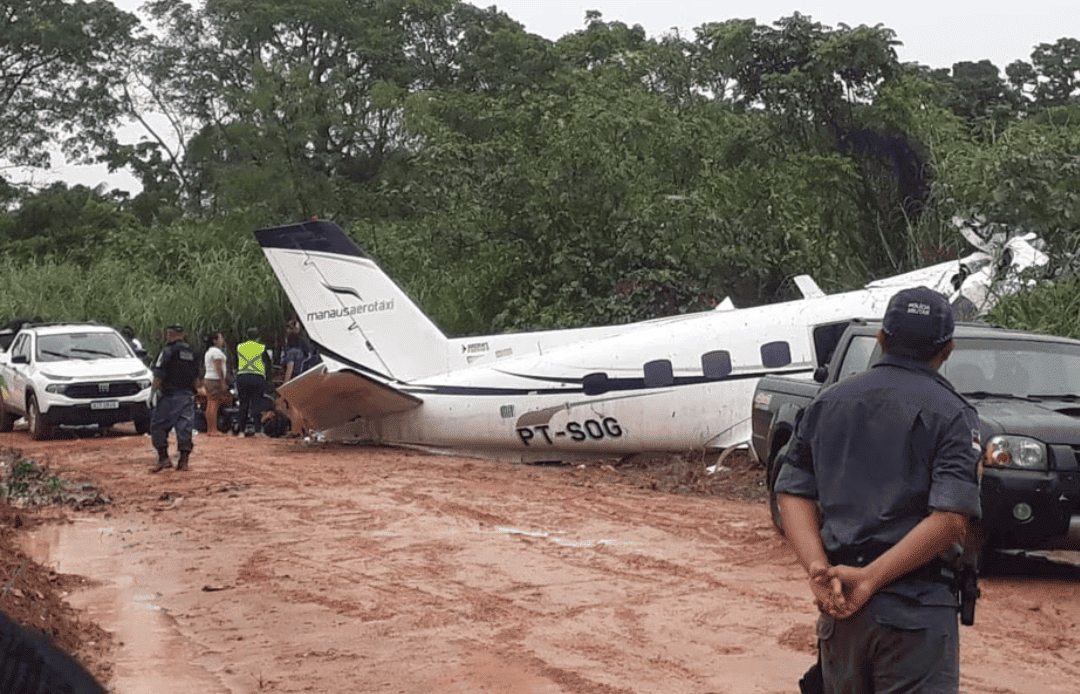 Avião caiu próximo ao aeroporto de Barcelos (AM)
