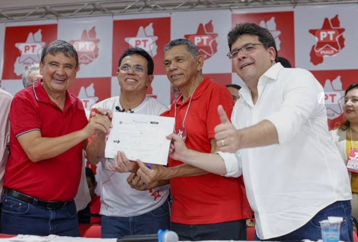 Wellington Dias, José Santana, João de Deus e Rafael Fonteles em solenidade de filiações ao PT