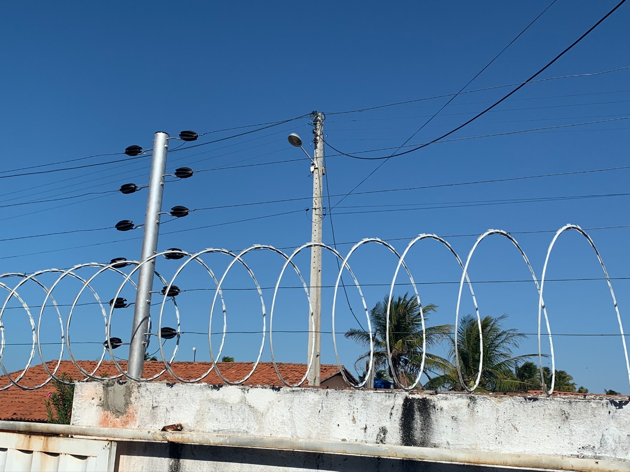 Segurança com energia saiba como utilizar e instalar corretamente as cercas elétricas