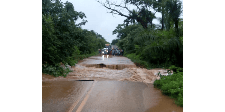 Ponte se rompe na PI-130, entre Nazária e Palmeirais