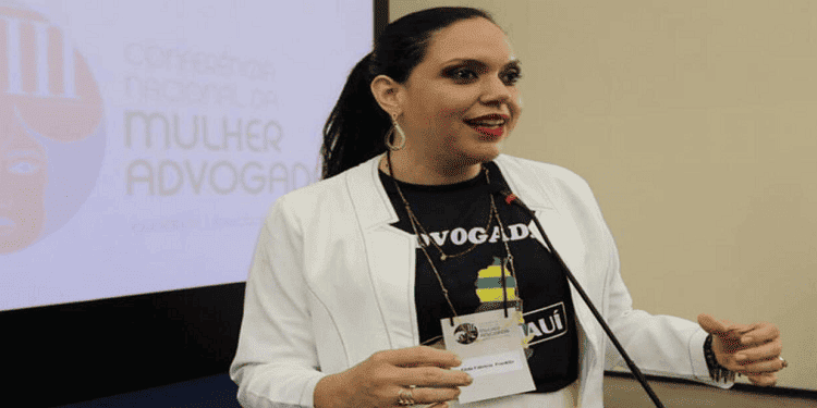 Élida Fabrícia