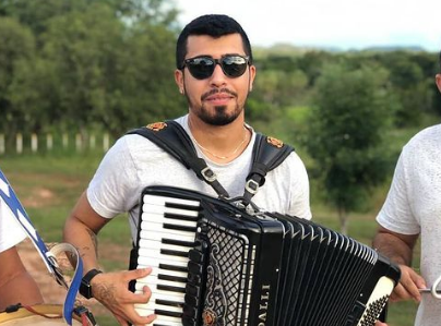 Cantor e sanfoneiro Fábio Júnior