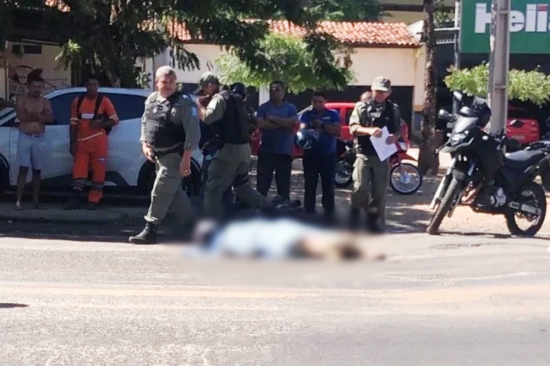 Polícia Militar isolou a área para a realização da perícia