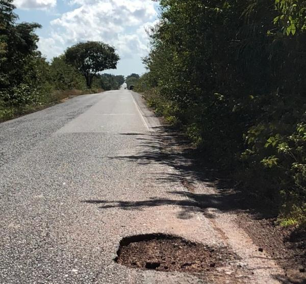 Trecho da PII-110, que liga Barras a Batalha