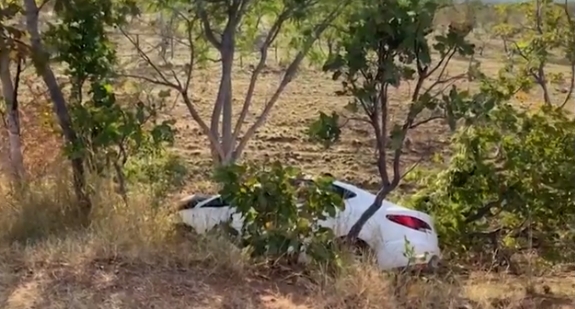 Homem morre e três pessoas ficam feridas em Domingos Mourão
