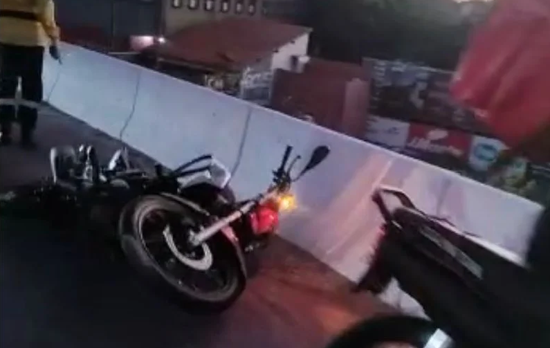 Motociclista cai da Ponte da Amizade e morre