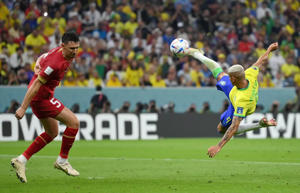 Jogador Richarlison faz golaço