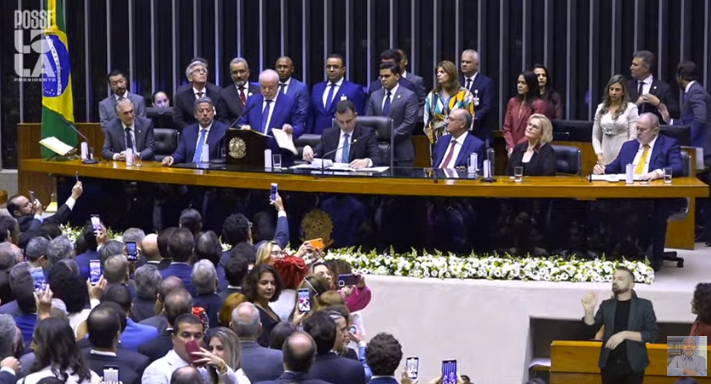 Lula toma posse pela terceira vez como presidente do Brasil