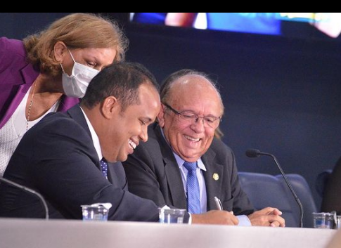 Vereador Enzo Samuel assume presidência da Câmara