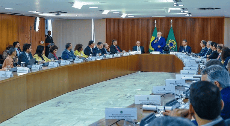 Primeira reunião ministerial