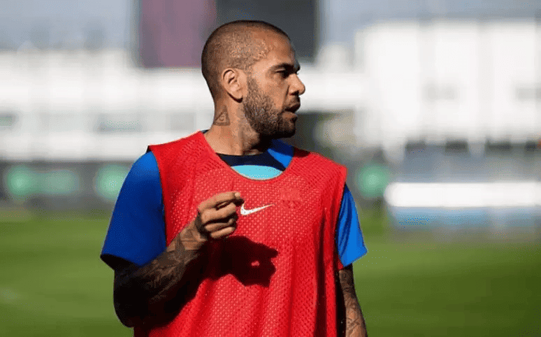 Daniel Alves é acusado de agressão sexual