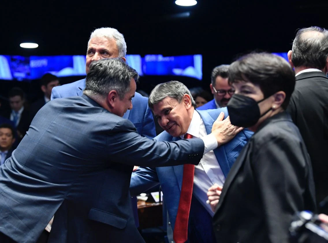 Ciro Nogueira e Wellington Dias se encontram no Senado