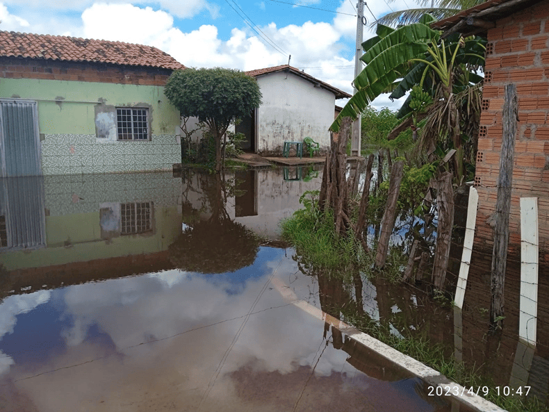 Bairros alagados em Esperantina