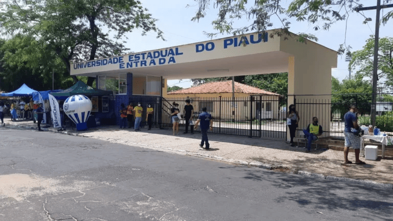Fachada da Uespi em Teresina