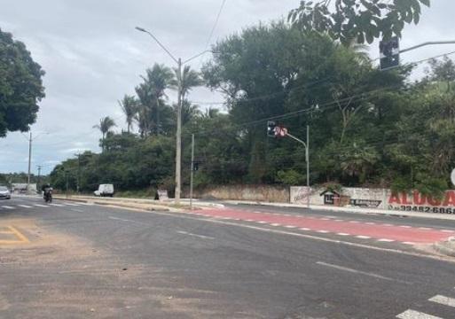 Novo semáforo no cruzamento das Avenidas Presidente Kennedy com Aviador Rossini Morada Luna