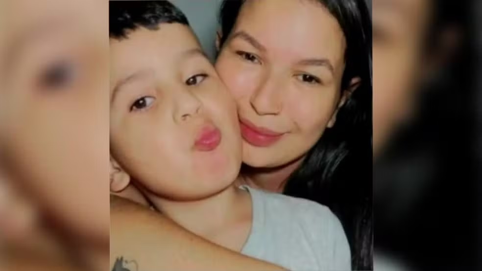 Samuel e a mãe Ana Paula